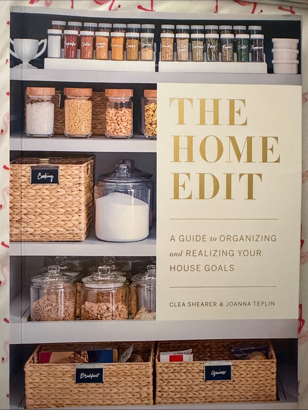 The Home Edit — Cream & Gold Pantry Photo Cover